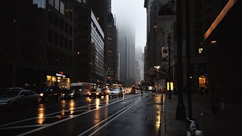 Assorted vehicles near commercial buildings, New York City Desktop 4K resolution Ultra-high-definition television, street light transparent background PNG clipart