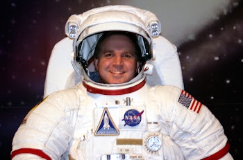 astronaut.jpg