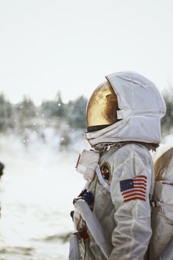 astronaut with white background