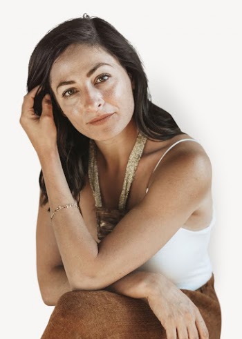 Attractive brunette woman portrait isolated | Free PSD - rawpixel