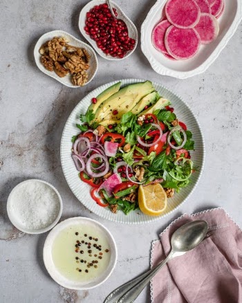 Avocado salad · Free Stock Photo