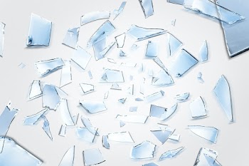 Background of blue mirror shards | Free stock illustration | High Resolution graphic