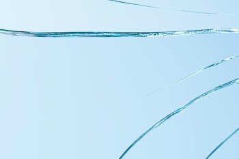 Background of realistic cracked glass effect | Free stock illustration | High Resolution graphic