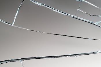 Background psd with broken mirror effect | Free stock illustration | High Resolution graphic