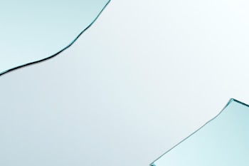 Background with glass shard border frame | Free stock illustration | High Resolution graphic