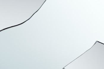 Background with glass shard border frame | Free stock illustration | High Resolution graphic