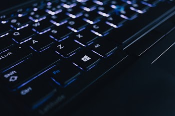 Backlit computer keyboard