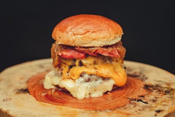 Bacon Cheeseburger with Melted Cheese