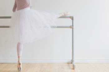 Ballet On Pointe And At Barre