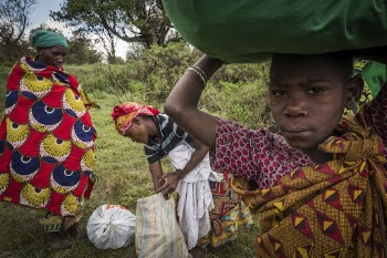 Batwa Pygmies tribe, Mgahinga Gorilla | Free Photo - rawpixel