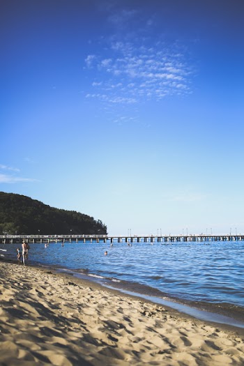 Beach &amp; pier