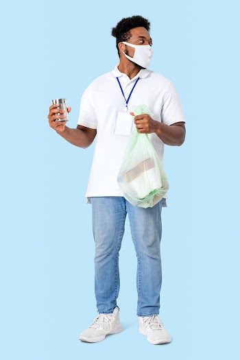 Beach cleanup volunteer during the new normal | Free stock photo | High Resolution image