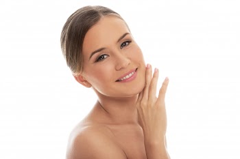 Beautiful woman with perfect skin Free Photo
