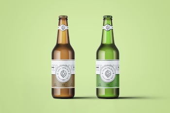 Beer Bottles Mockup pa ypa lager mabitional 4,5% alc/vol 12 fl/oz 330 ml 10 4.5% alc/vol 330 ml aste hioni 