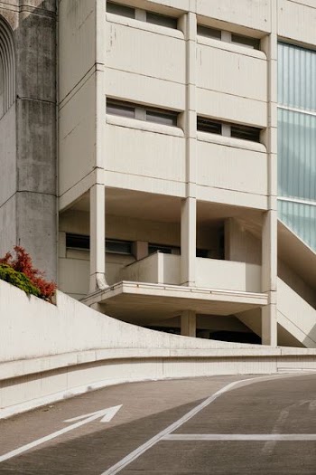 beige concrete building during daytime