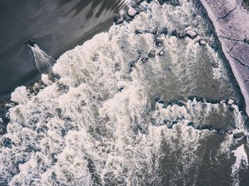 bird's-eye-photography of body of water