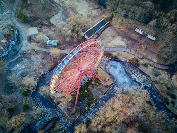 bird's eye view of ferris wheel