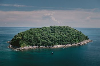 bird's eye view photo of island