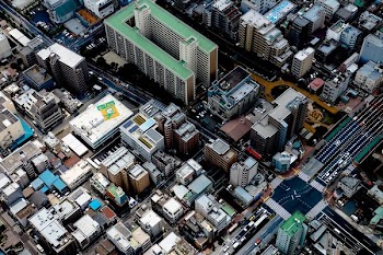 birds eye view of city building