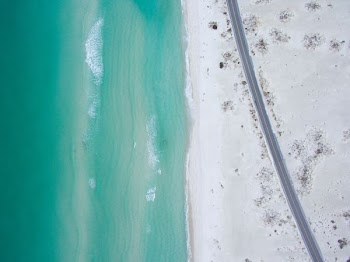 birdseye photo of sea