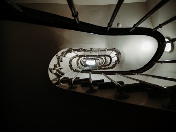 Birthday weekend in Paris. This fifth set is a more random selection. Abstract architecture is an amazing thing, places like the base of the Eiffel Tower and the Pompidou centre are a brilliant reminder of modern building (even though the Eiffel tower is old, it's a feat of engineering!)