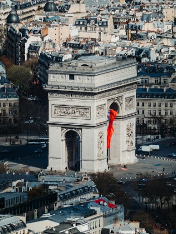 Birthday weekend in Paris. This sixth and final set is of the monuments and classic tourist buildings of Paris, the end of these photos and the end of a wonderful trip. The city has a lot of problems right now, but if you can look past it, there is so much beauty.