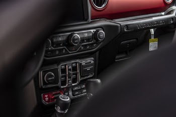 Black 1-din Vehicle Stereo