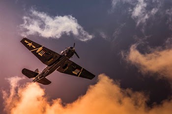 black and gray jet in sky