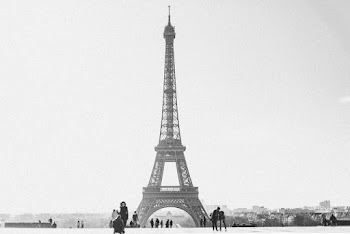 Black and White Picture of the Eiffel Tower