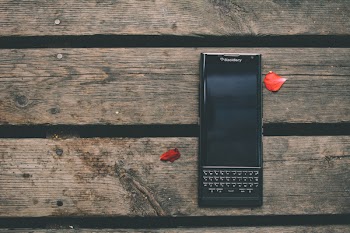 Black Blackbery Qwerty Phone