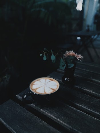 Black Ceramic Mug With Latte