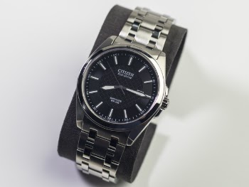 Black Citizen Analog Watch
