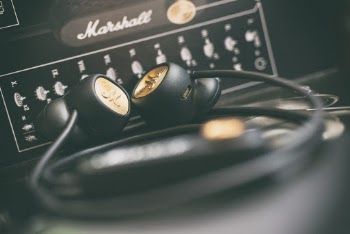 Black Earphone