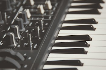 Black Electronic Keyboard