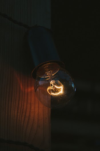 Black Frame Bulb Light