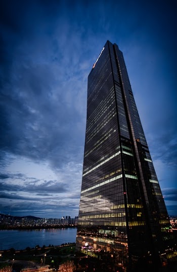 Black High-rise Building Photography at Nighttime