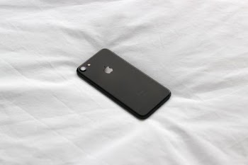 black iPhone 8