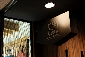 Black mockup sign in a shop | Free stock psd mockup - 545197