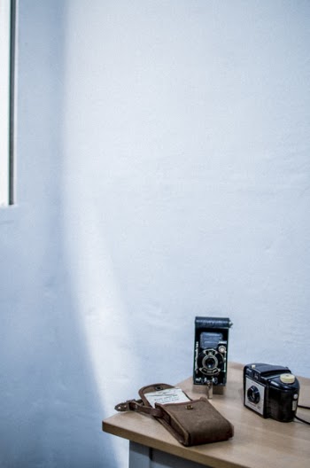 Black Point-and-shoot Camera With Case