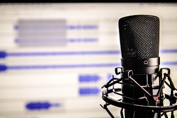 Black Recordering Microphone