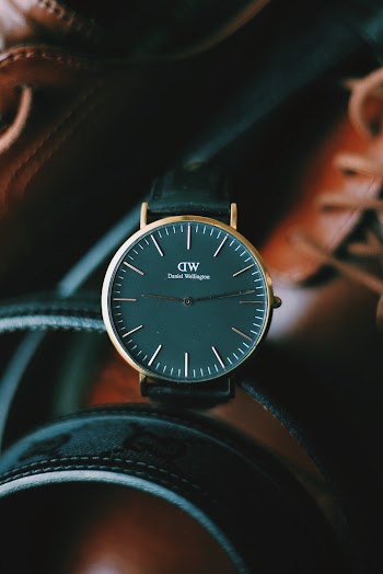 Black Round Analog Watch With Black Leather Straps