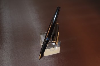 Black Sign Pen