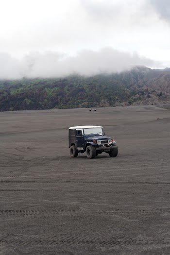 Black Toyota Cruiser