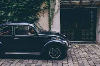 black Volkswagen Beetle