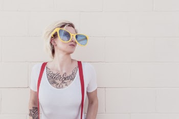 Blond Woman &amp; Sunglasses Free Photo 