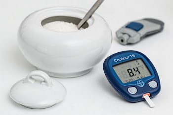 Blue Contour Digital Reading Device 8.4