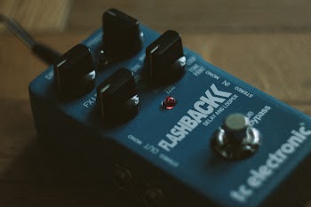 Blue Flashback Guitar Effect