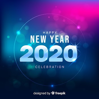 Blurred new year 2020 on gradient blue Free Vector