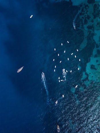 boat in the middle of the sea