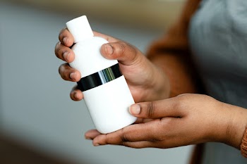 Bottle mockup, hair and beauty product mockup… | Free stock photo | High Resolution image